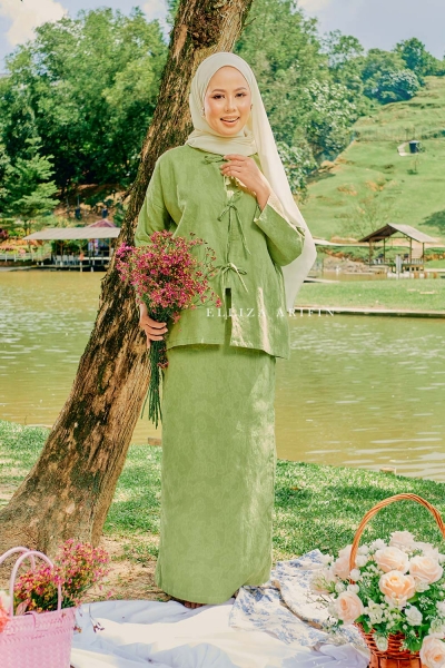 Adinda Kurung in Olive Green